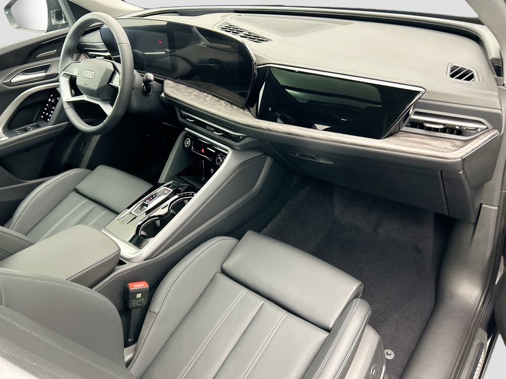 Used 2025 Audi Q5 Premium Plus w/ Premium Plus AWD/4WD image 16