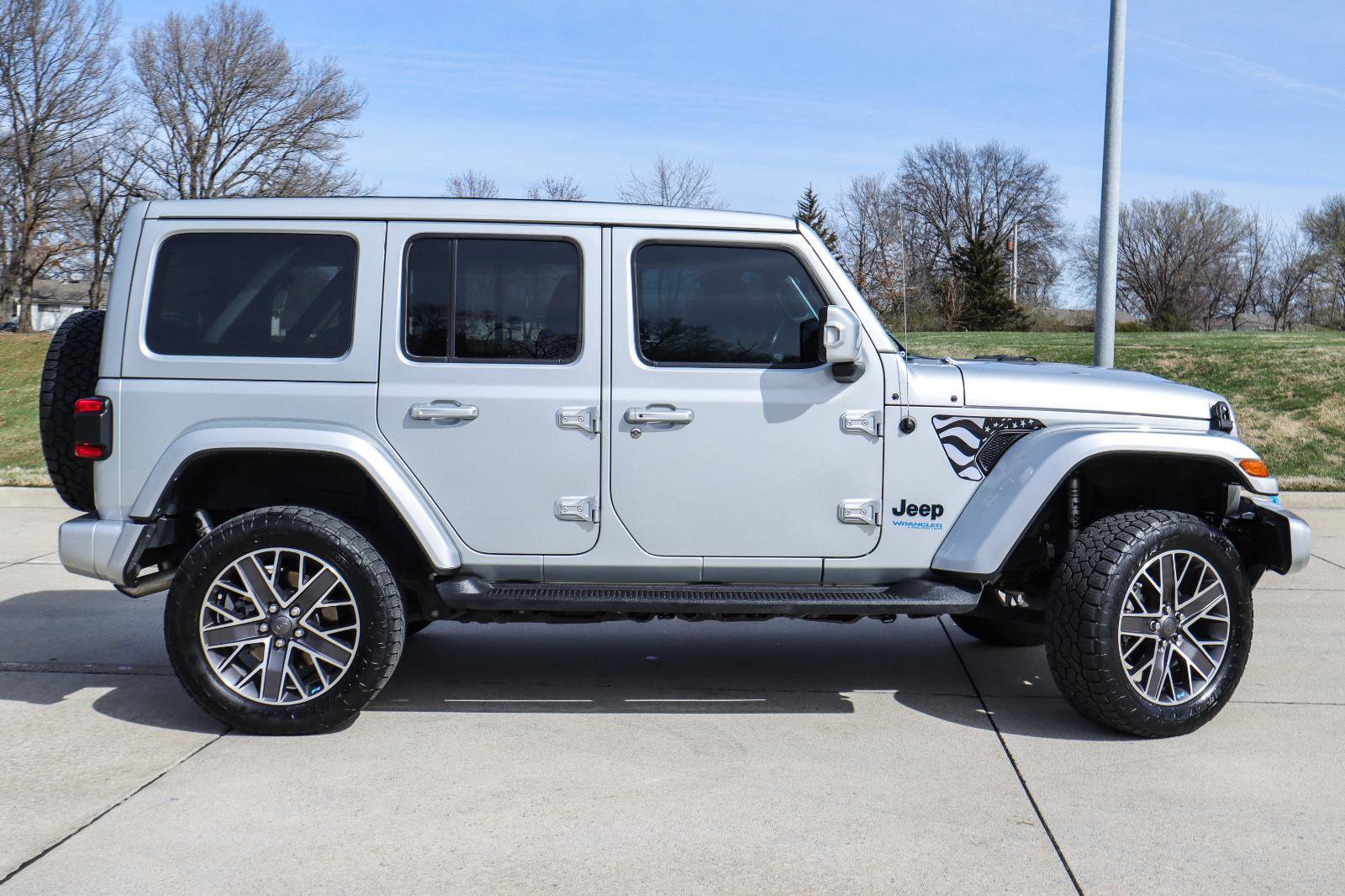 Used 2022 Jeep Wrangler Unlimited Sahara image 6