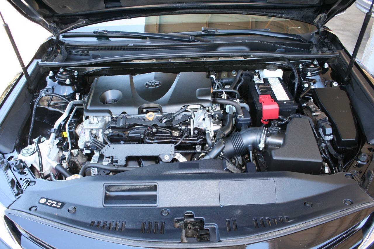 Used 2020 Toyota Camry LE w/ Convenience Package FWD image 12
