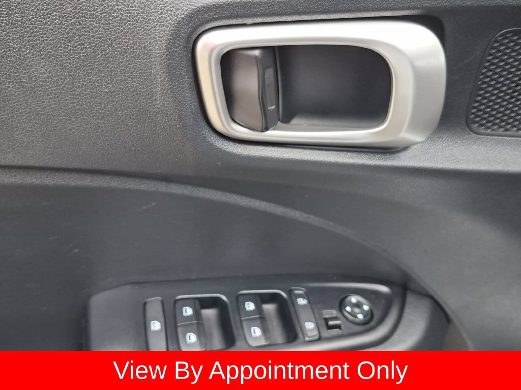 Used 2026 Hyundai Venue SEL FWD image 13