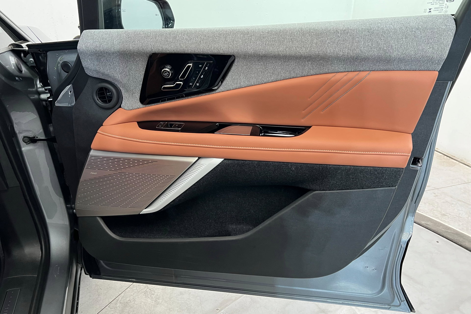 New 2025 Cadillac Optiq Sport 2 w/ LPO, Floor Liner Package image 24