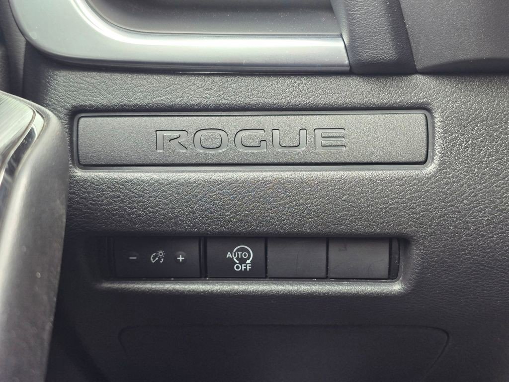 Used 2023 Nissan Rogue S AWD/4WD image 34