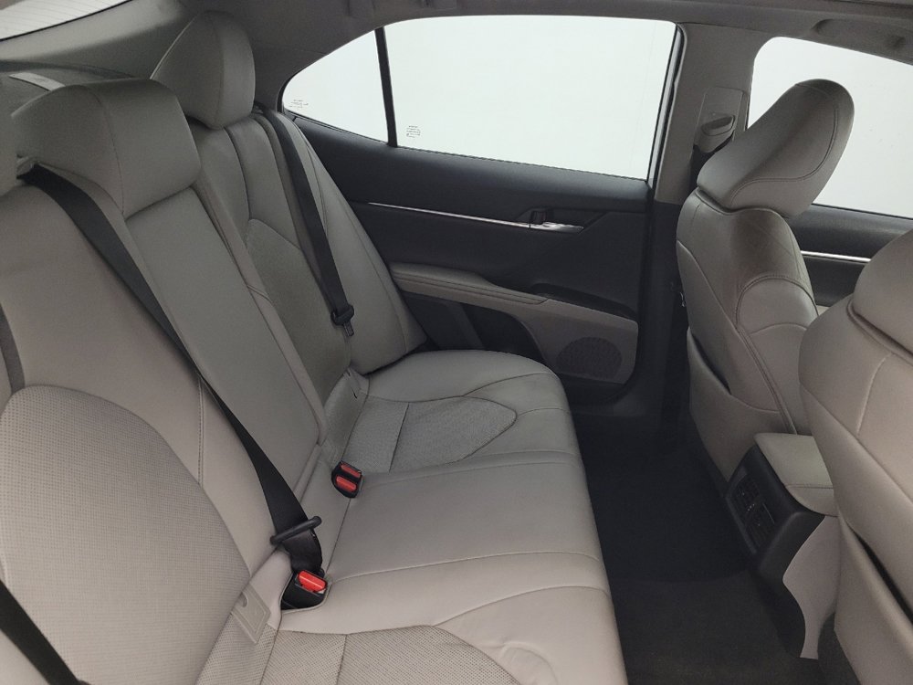 Used 2021 Toyota Camry XLE FWD image 19