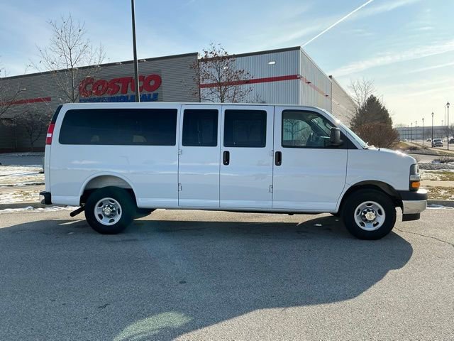Used 2025 Chevrolet Express 3500 LT w/ LT Preferred Equipment Group image 8