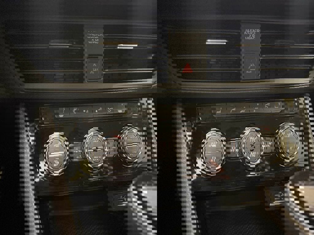 Used 2022 Volkswagen Jetta SE image 14