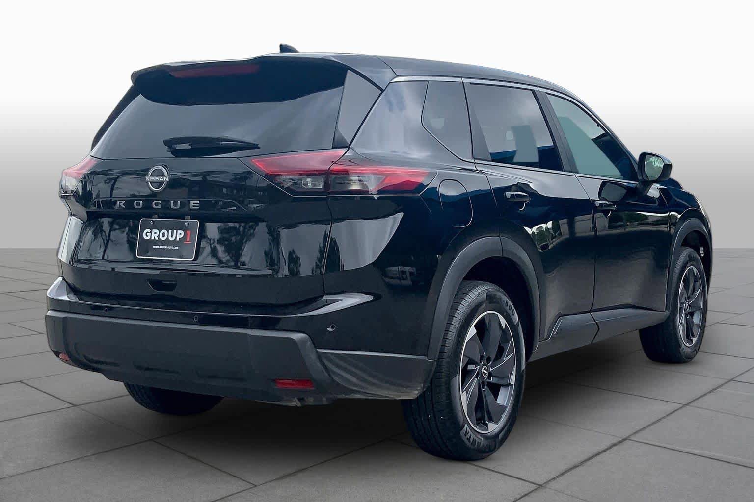 Used 2025 Nissan Rogue SV FWD image 13