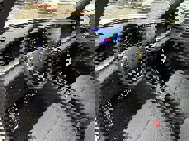 New 2026 Volkswagen Tiguan SE R-Line image 11