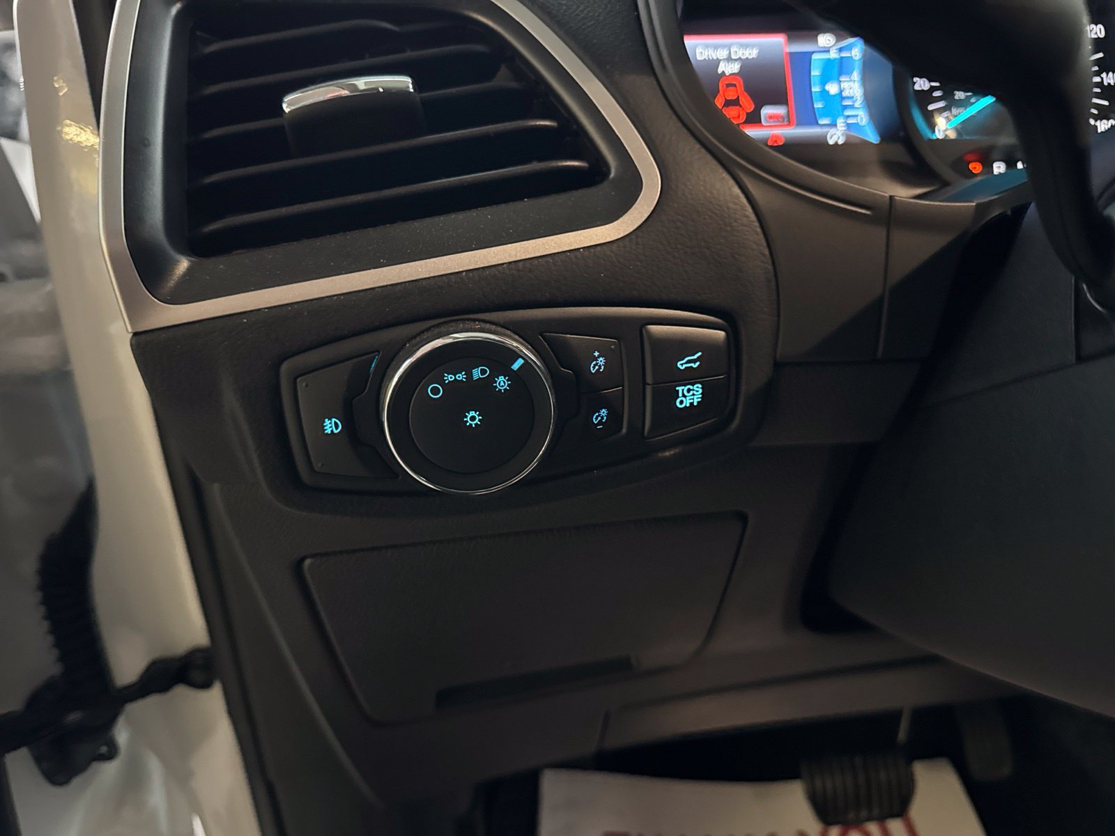 Certified 2024 Ford Edge SEL w/ Convenience Package AWD/4WD image 25