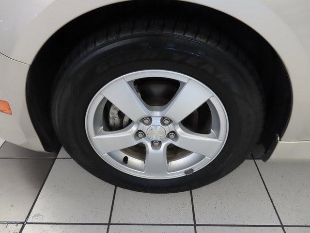 Used 2016 Chevrolet Cruze LT image 16