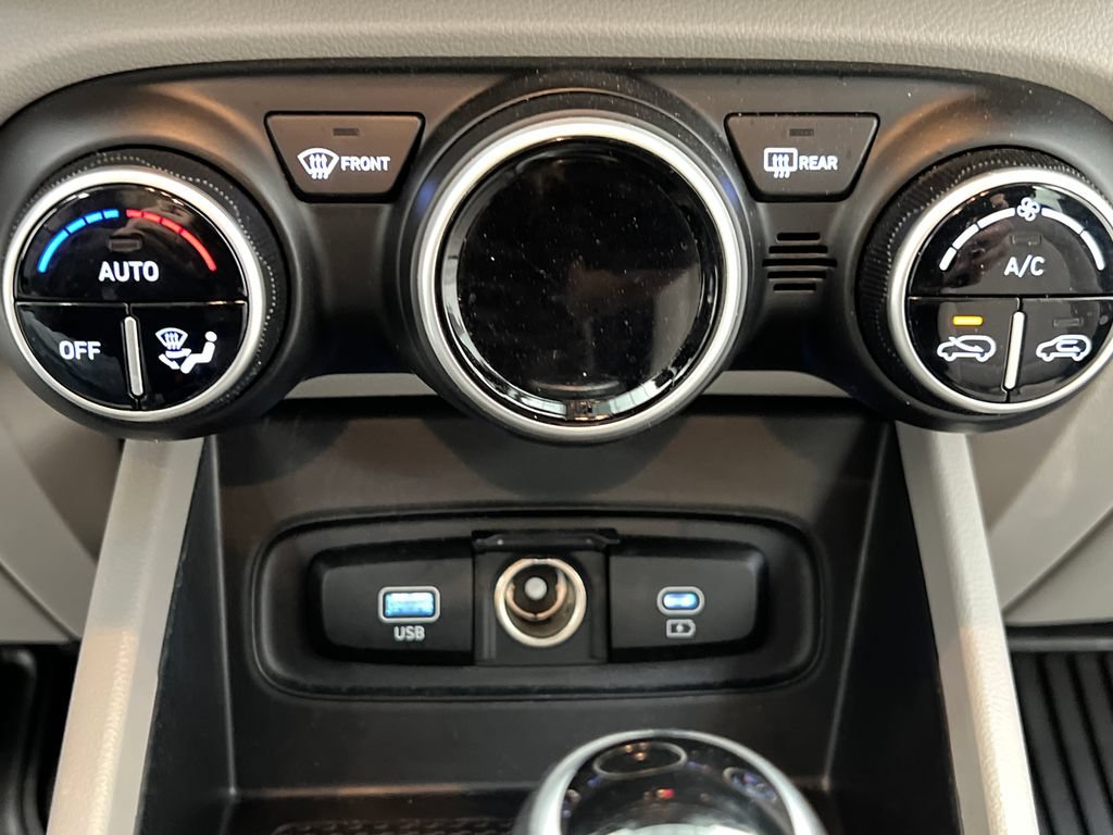 Used 2025 Hyundai Venue SEL FWD image 54