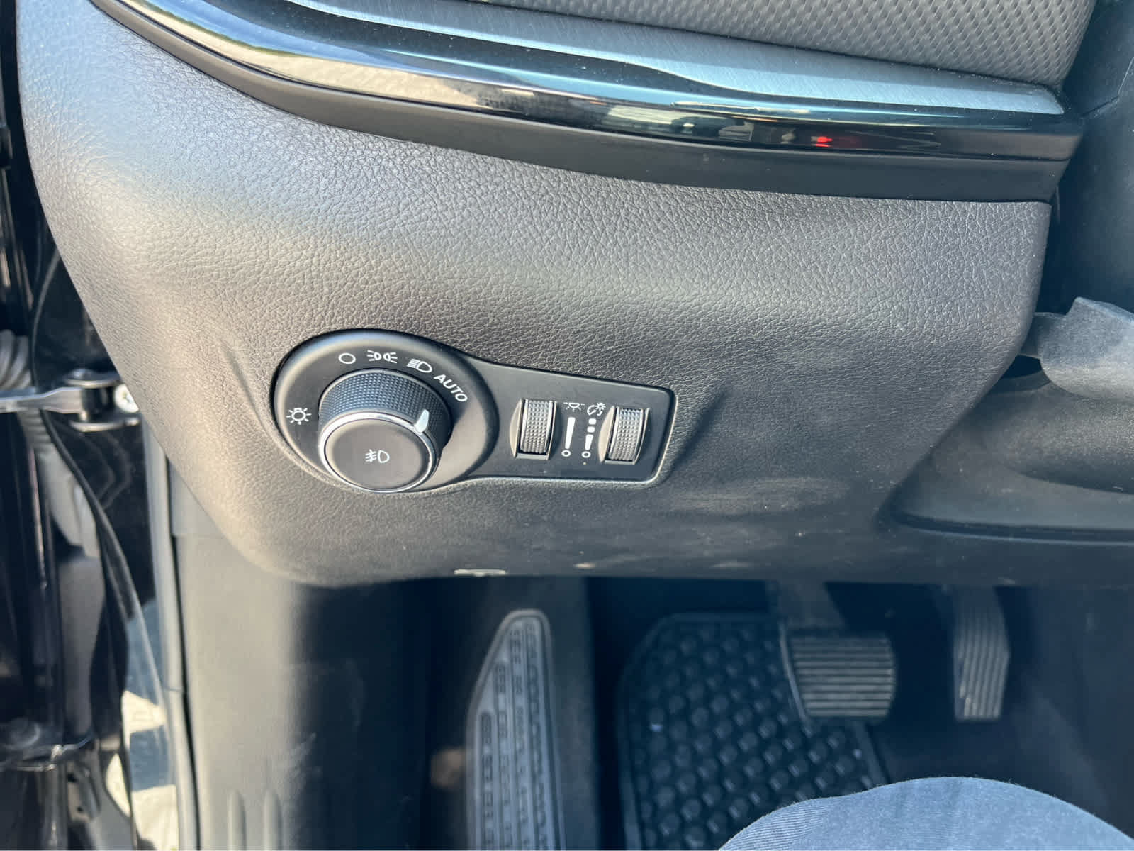 Used 2022 Jeep Compass Trailhawk w/ Sun and Sound Group AWD/4WD image 12