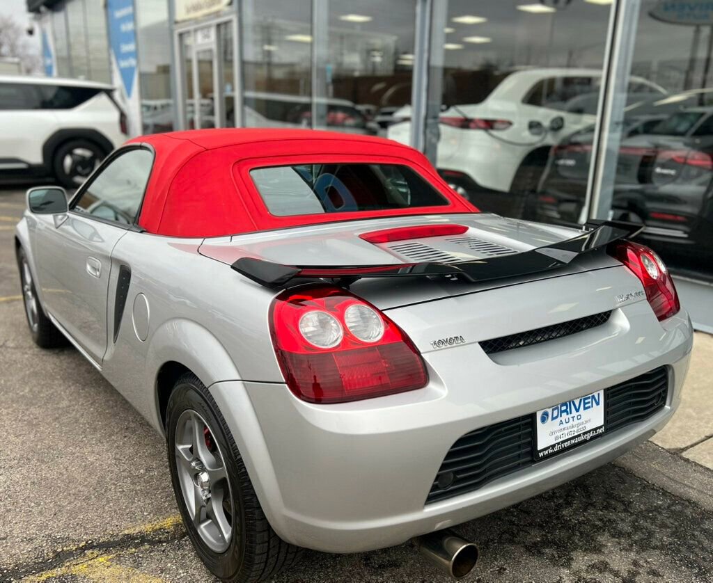 Used 2002 Toyota MR2 RWD image 17