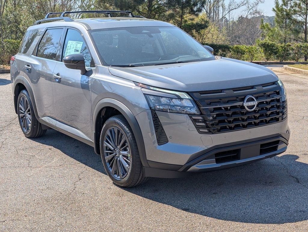 New 2026 Nissan Pathfinder SL image 3