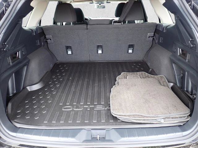 Used 2025 Subaru Outback Premium AWD/4WD image 8