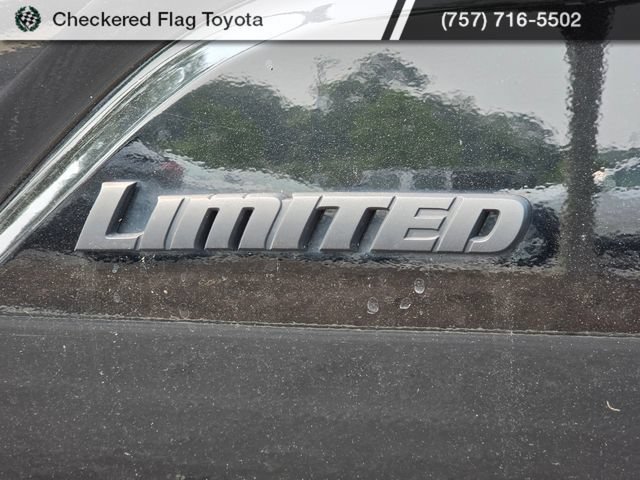 Used 2024 Toyota Tacoma Limited w/ Limited Package (LT) AWD/4WD image 18