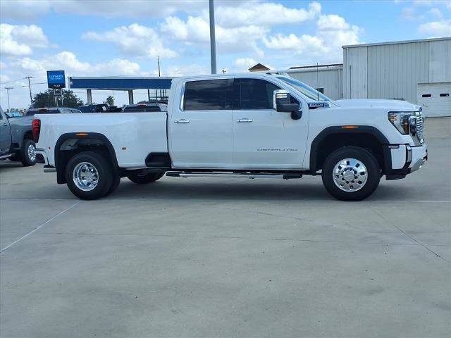 New 2026 GMC Sierra 3500 Denali w/ Denali Reserve Package image 7