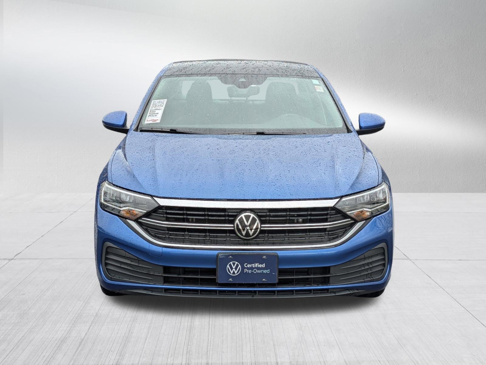 Certified 2022 Volkswagen Jetta SE w/ Panoramic Sunroof Package video 2