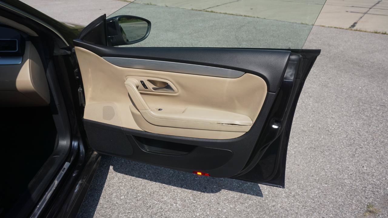 Used 2013 Volkswagen CC R-Line FWD image 22
