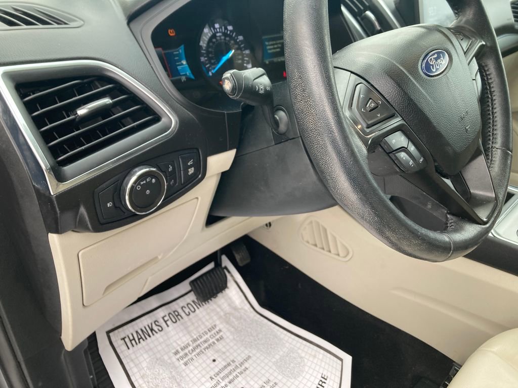 Used 2022 Ford Edge Titanium image 17