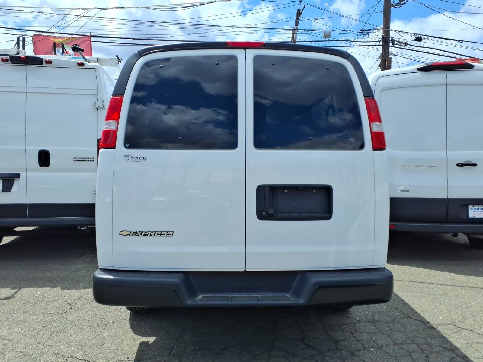 Used 2024 Chevrolet Express 3500 LS RWD image 5