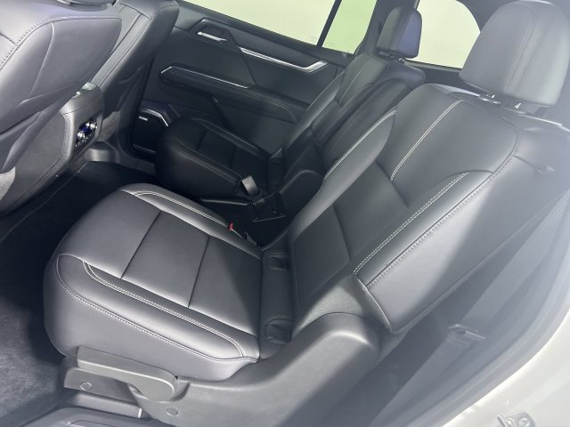 Used 2026 GMC Acadia Elevation w/ Black Edition FWD image 25