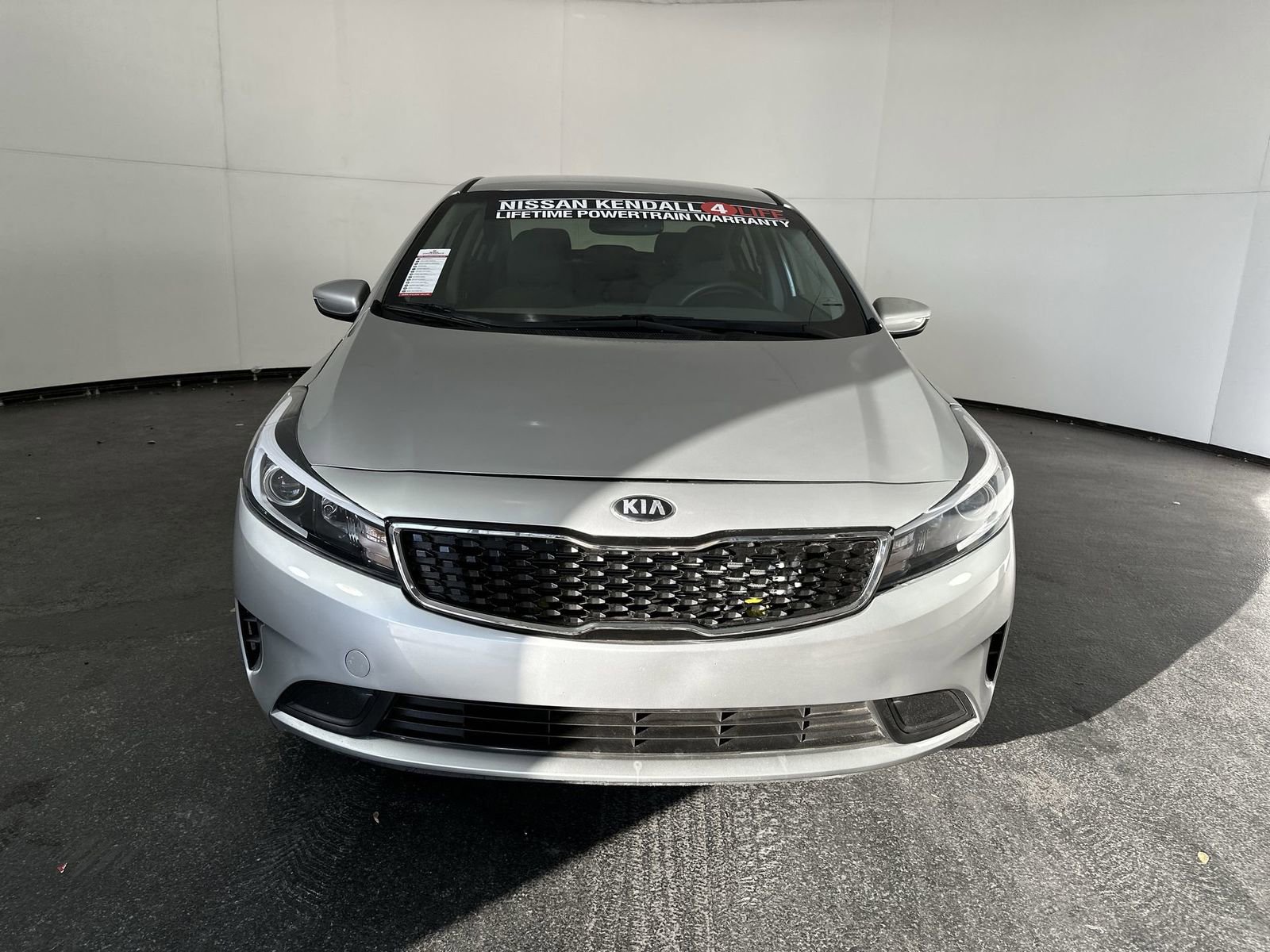 Used 2017 Kia Forte LX image 3