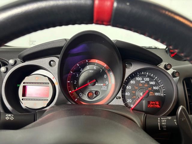 Used 2019 Nissan 370Z NISMO RWD image 9