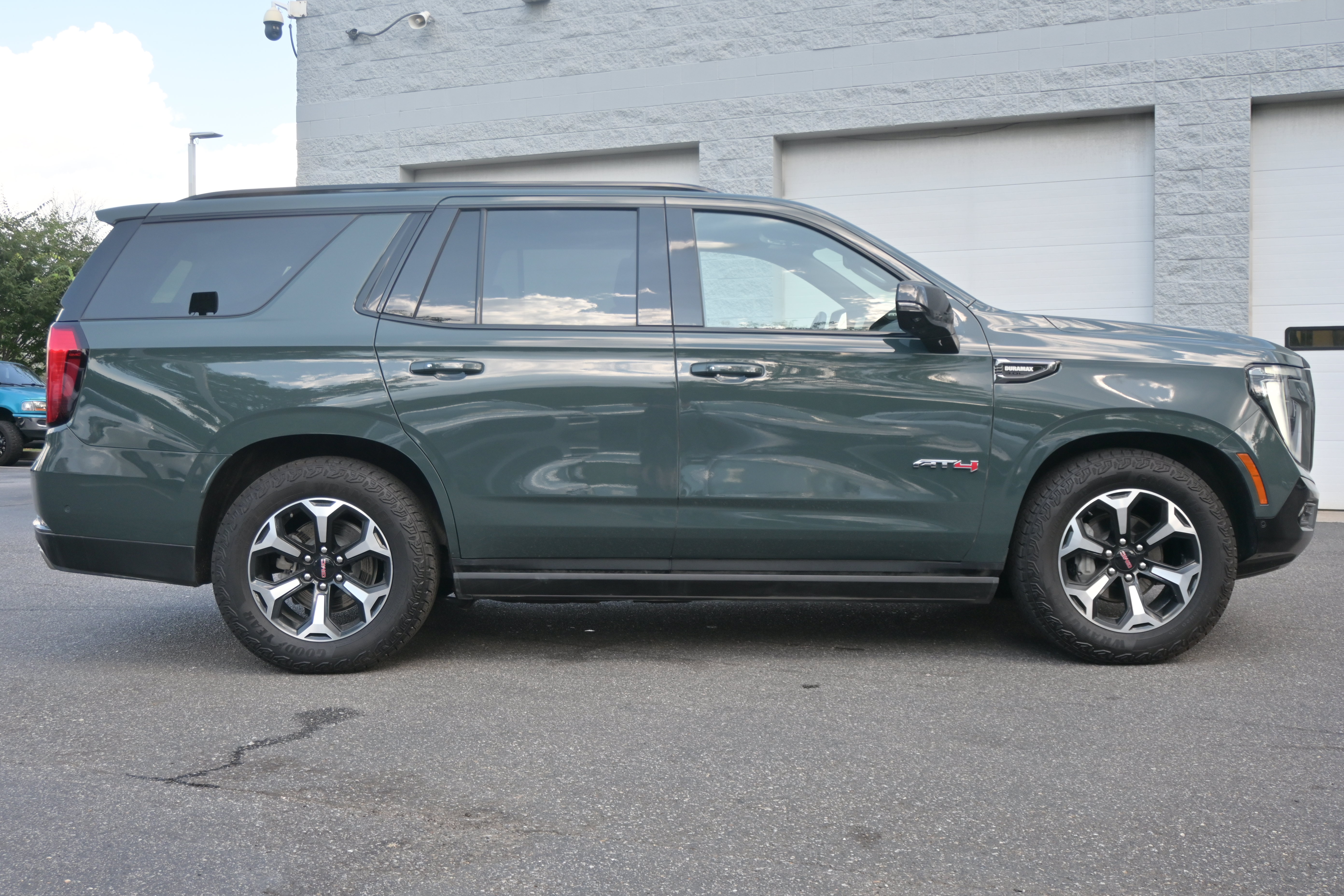Used 2026 GMC Yukon AT4 AWD/4WD image 10