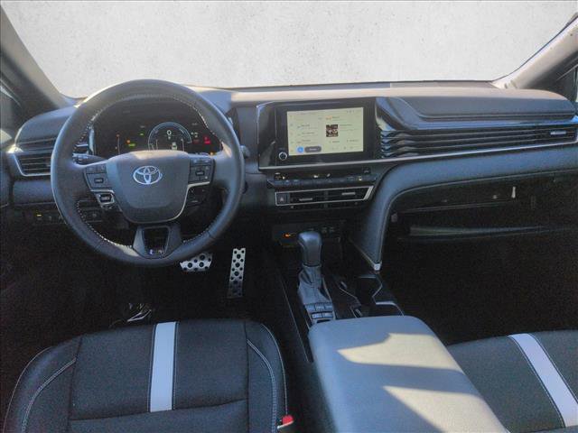 Used 2025 Toyota Camry SE w/ Convenience Package image 18