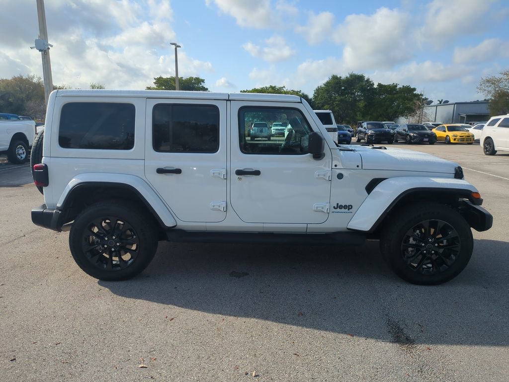 Used 2025 Jeep Wrangler Sahara 4xe image 6