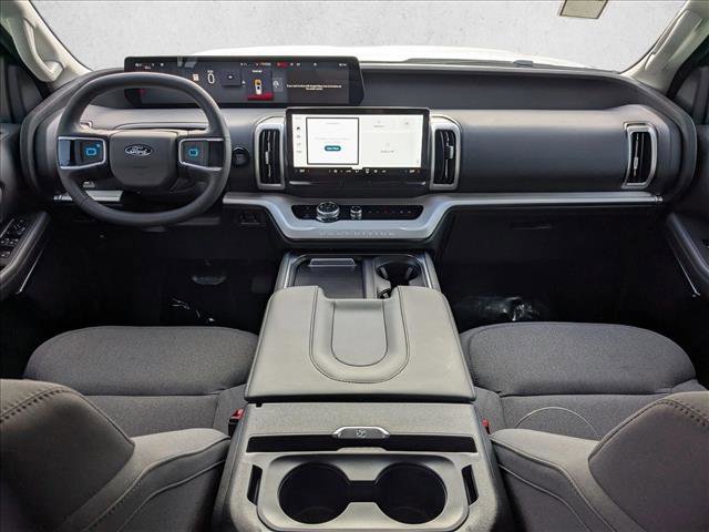 New 2026 Ford Expedition Active image 13