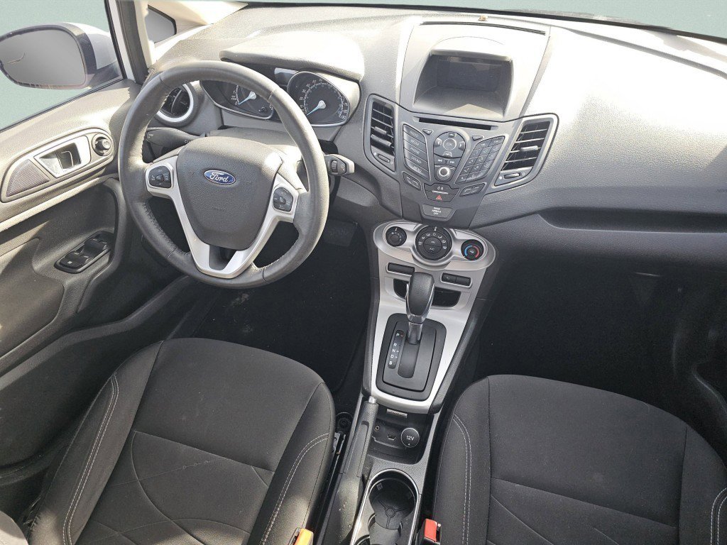 Used 2015 Ford Fiesta SE image 25