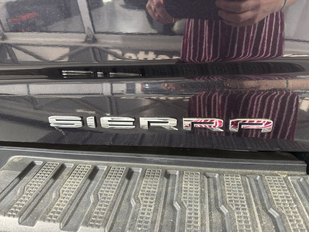 Used 2024 GMC Sierra 2500 Denali w/ Denali Reserve Package image 9