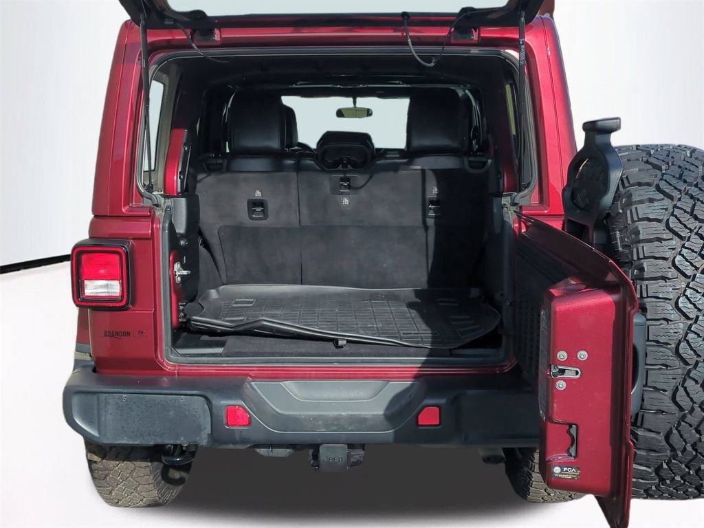 Used 2021 Jeep Wrangler Unlimited Sahara w/ Cold Weather Group AWD/4WD image 14