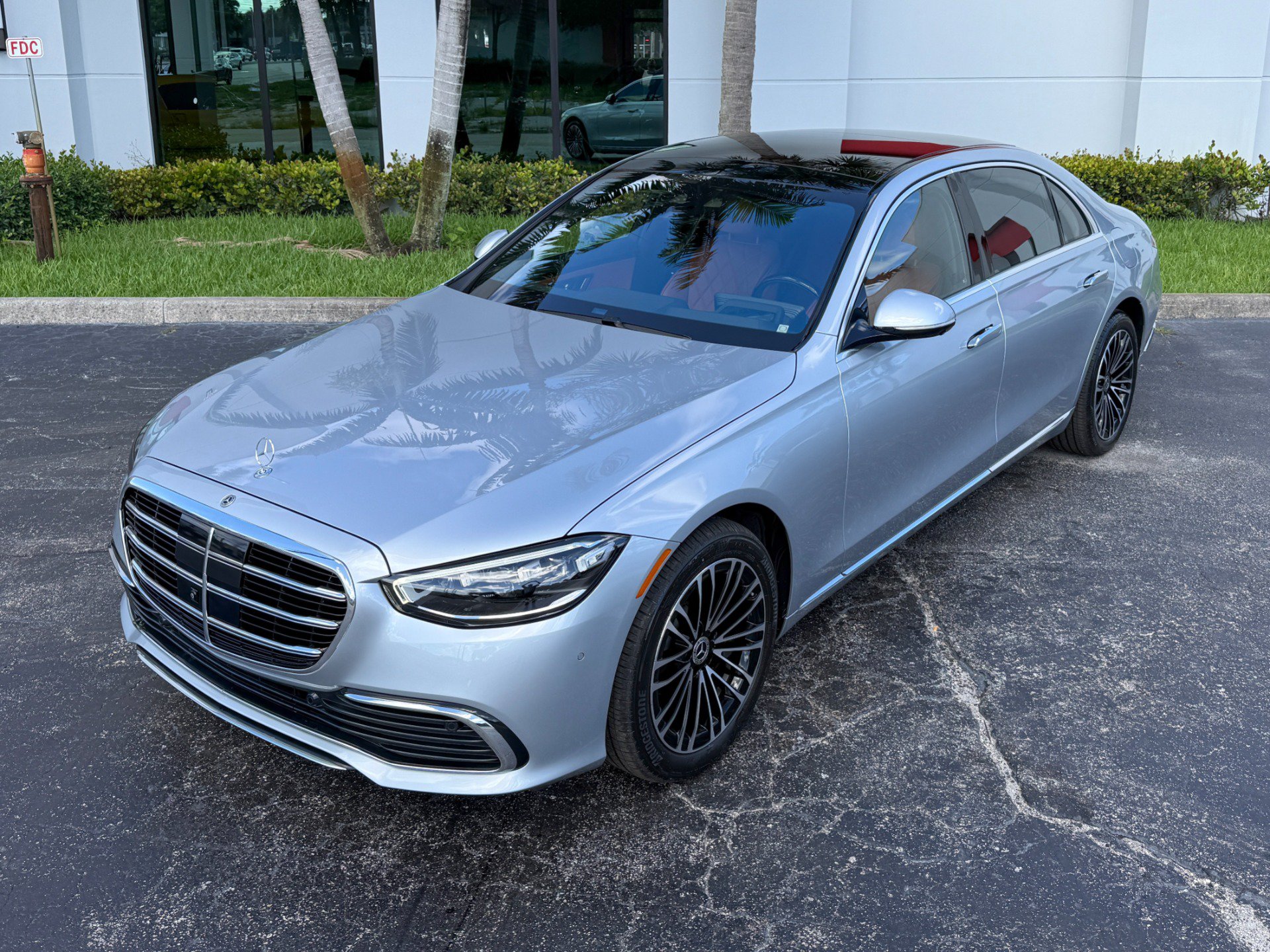 Used 2023 Mercedes-Benz S 580e 4MATIC Sedan image 9