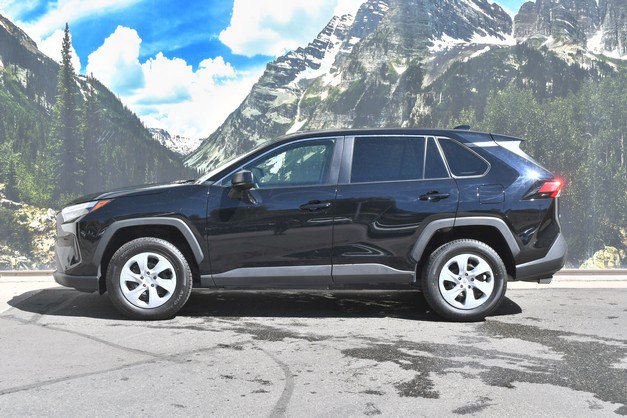 Certified 2025 Toyota RAV4 LE AWD/4WD image 7