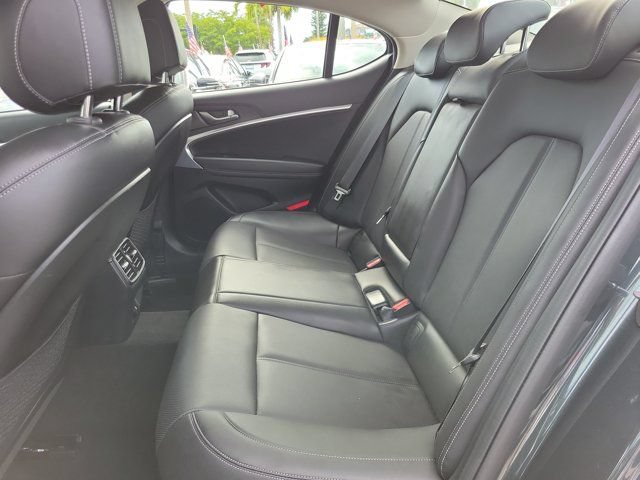 Certified 2023 Genesis G70 2.0T RWD image 9