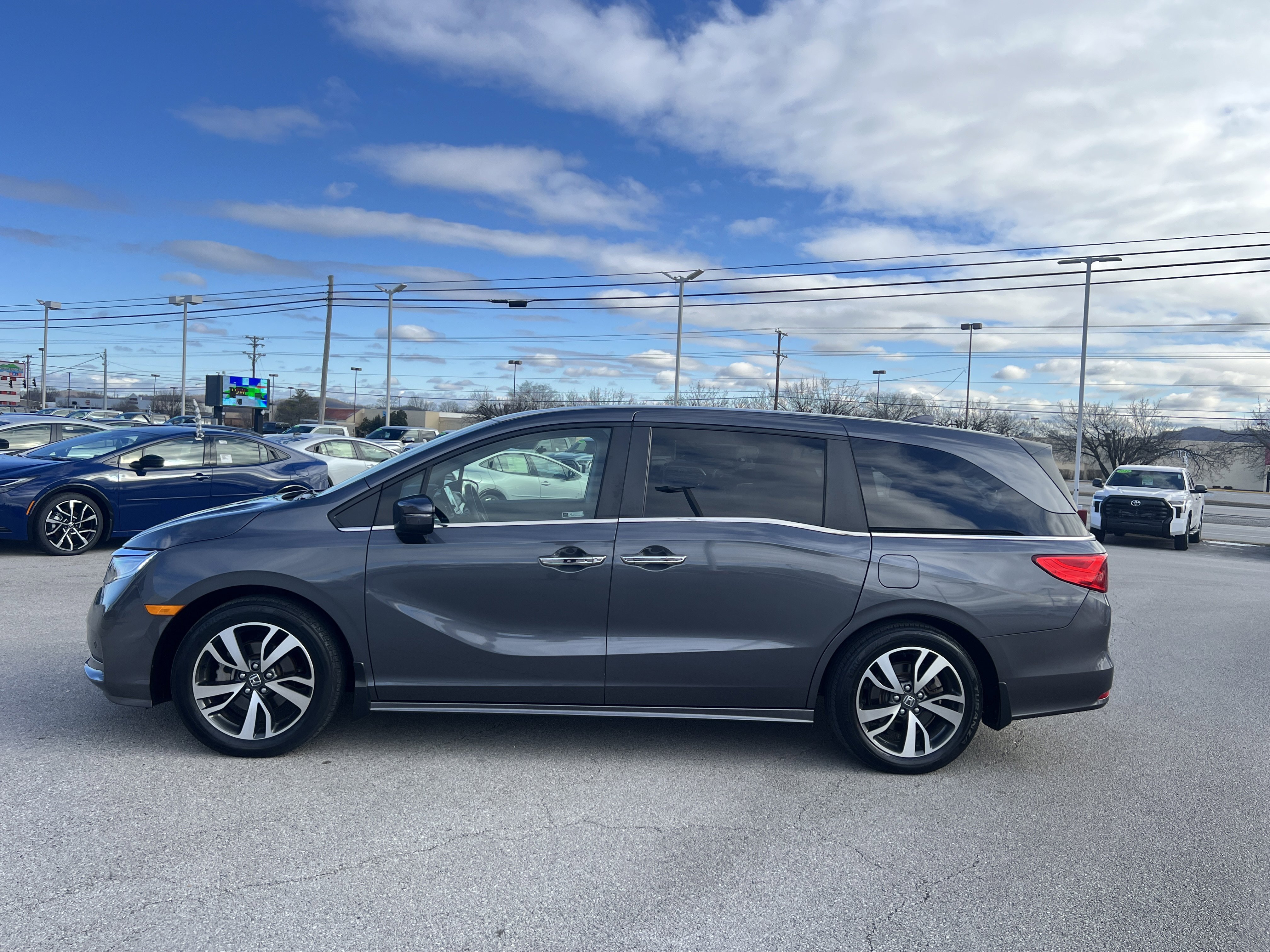 Used 2023 Honda Odyssey Touring image 8