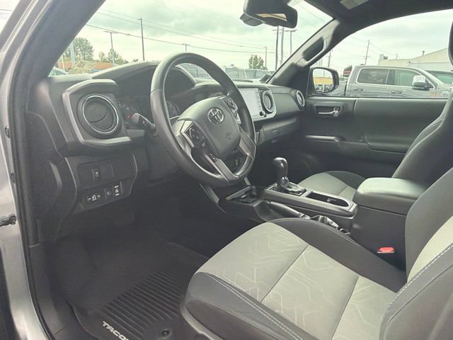 Used 2020 Toyota Tacoma TRD Off-Road w/ Technology Package AWD/4WD image 19