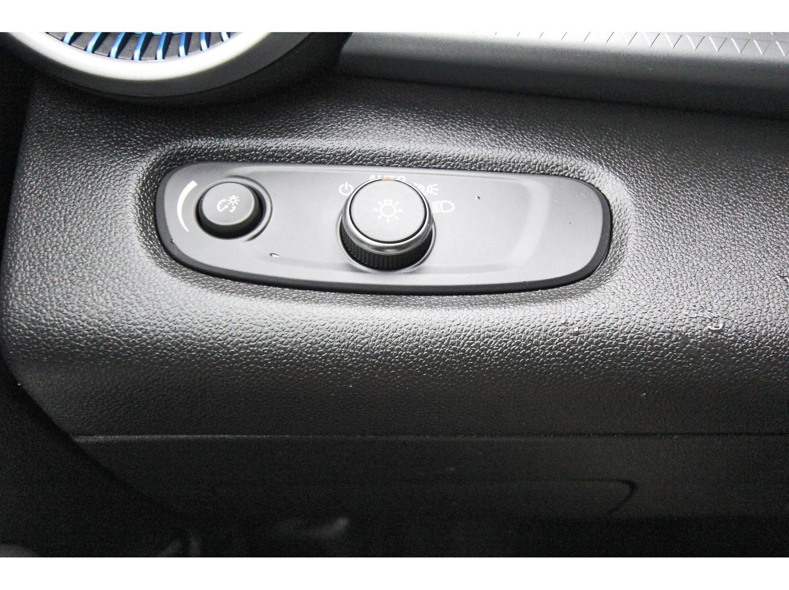 Used 2024 Chevrolet Trax LS w/ LS Convenience Package FWD image 23