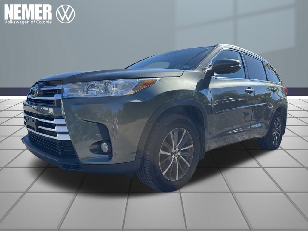 Used 2017 Toyota Highlander XLE