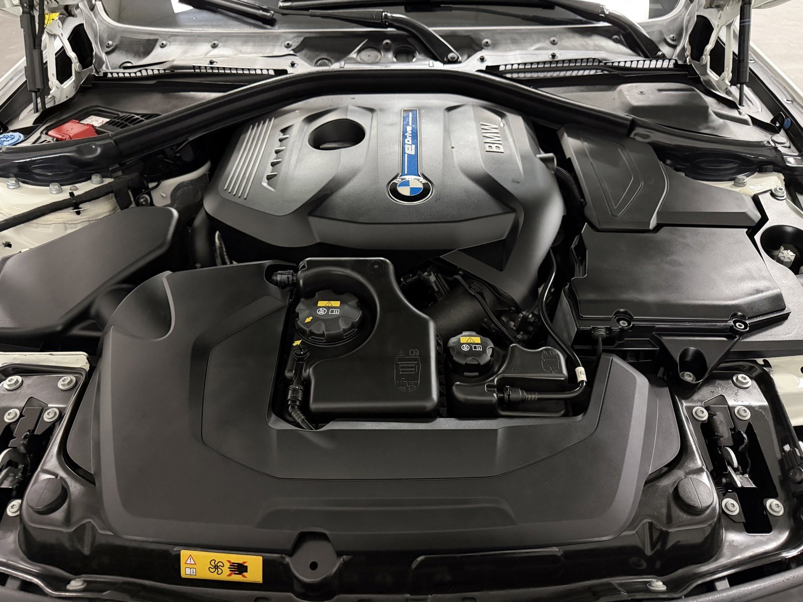 Used 2018 BMW 330e image 40