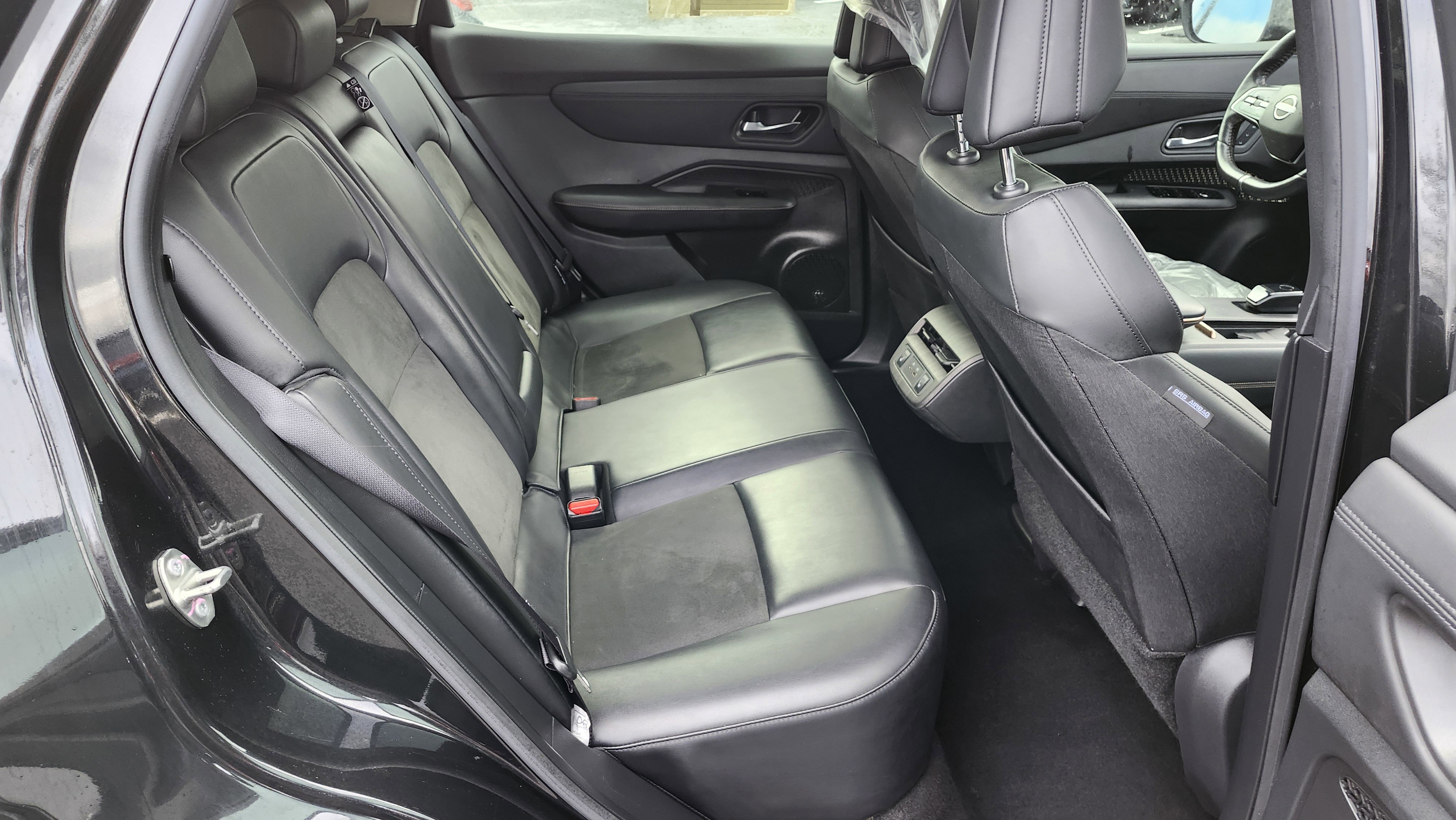 Used 2023 Nissan Ariya FWD image 21