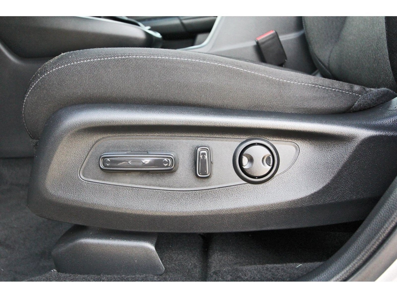 Used 2025 Honda CR-V EX image 29