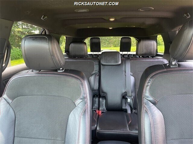 Used 2019 Ford Explorer XLT w/ Equipment Group 202A image 15
