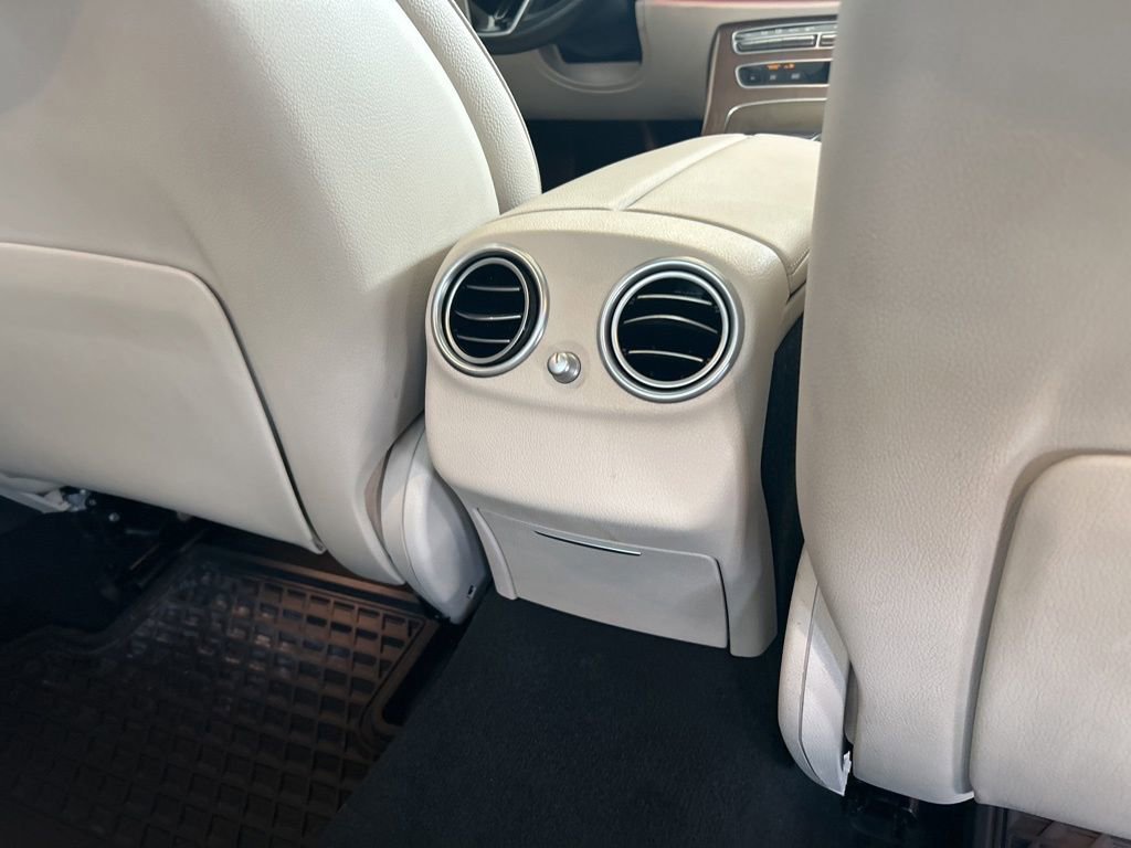 Used 2022 Mercedes-Benz E 350 4MATIC Sedan image 32