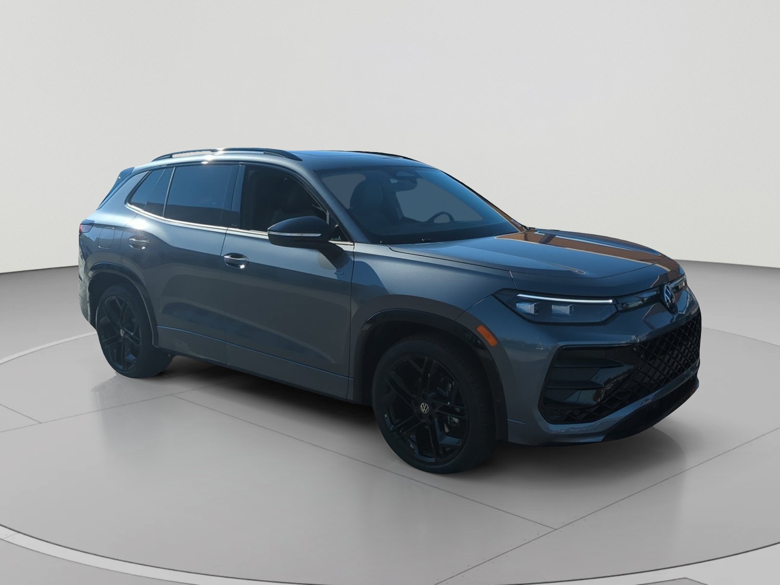 New 2026 Volkswagen Tiguan SE R-Line FWD image 7