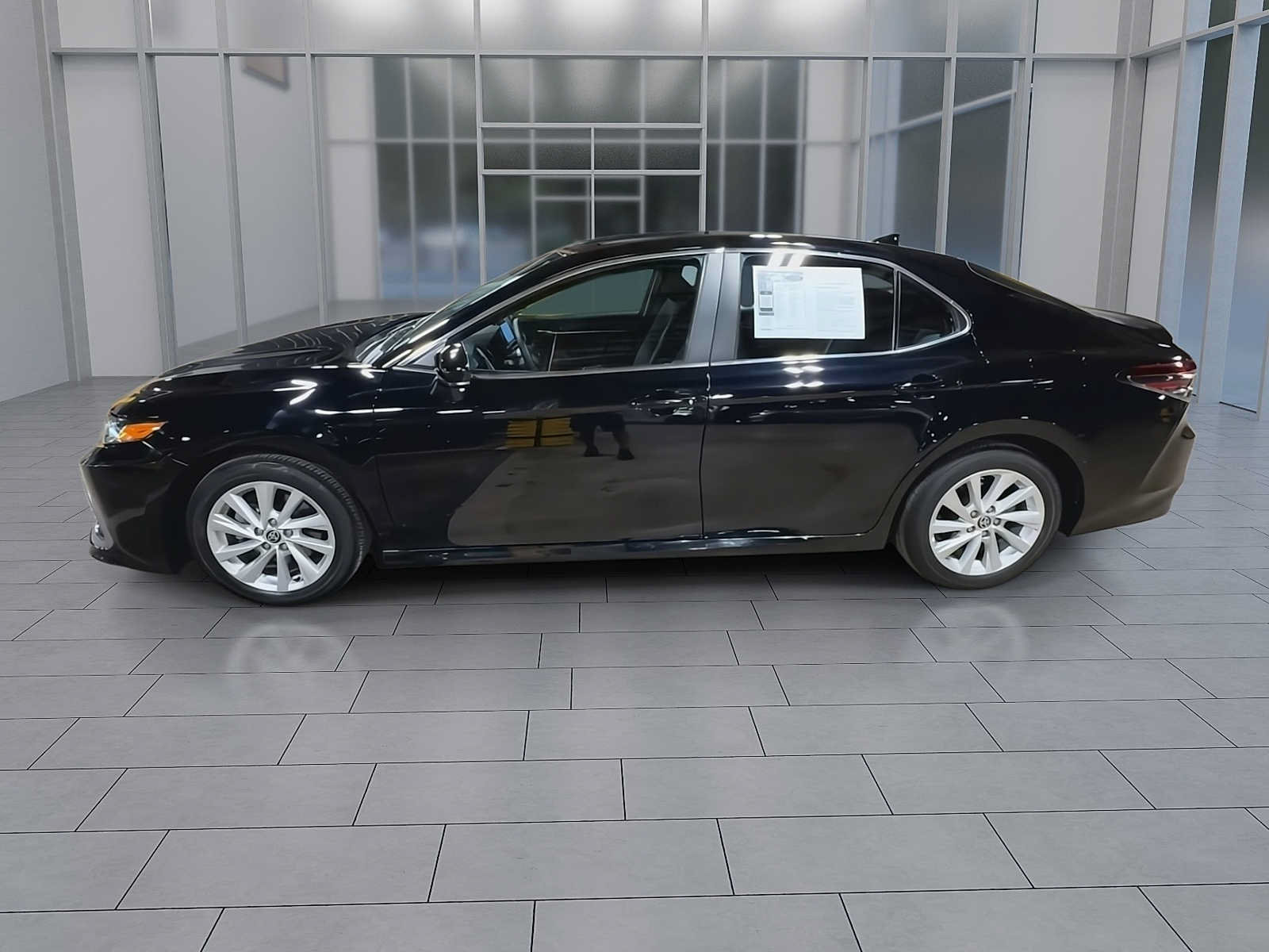 Certified 2022 Toyota Camry LE FWD image 5