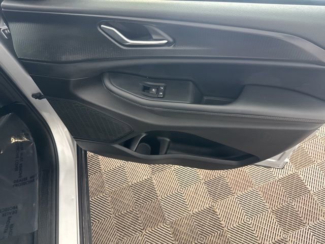 Used 2024 Jeep Grand Cherokee L Laredo image 25