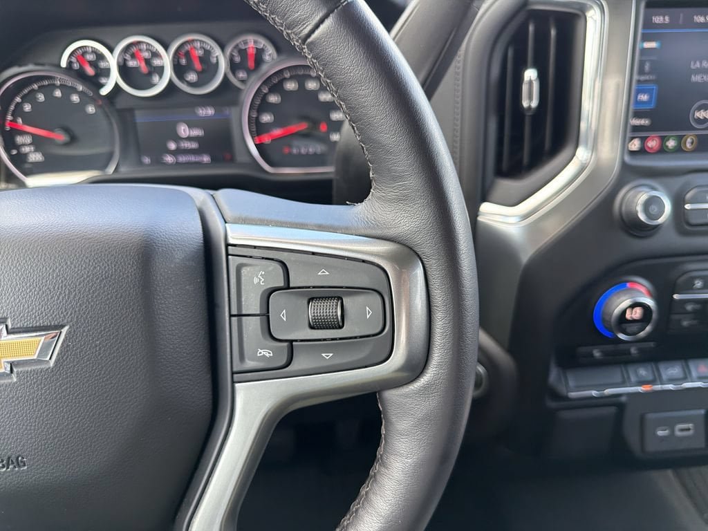 Used 2022 Chevrolet Silverado 1500 LT AWD/4WD image 30